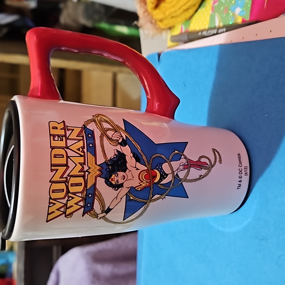 Wonder Woman Ceramic Travel Mug with Locking Lid